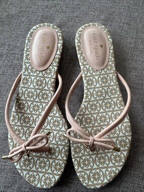 NWOB kate spade blush pink bow thong sandals with patterned footbed